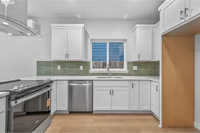 9267 E Burnside St, Portland, OR 97216 - Photo 5