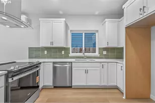 9267 E Burnside St, Portland, OR 97216 - Photo 5