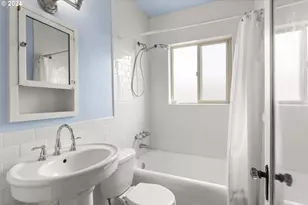 709 SW 16th Ave, Portland, OR 97205 - Photo 15