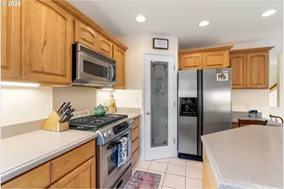 948 28th St, Hood River, OR 97031 - Photo 13