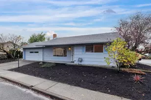 12500 SW Prince Albert St, King City, OR 97224 - Photo 3