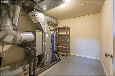 1892 Cousteau Loop SE, Salem, OR 97302 - Photo 33