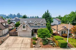 2593 NE Lorie Dr, Hillsboro, OR 97124 - Photo 35