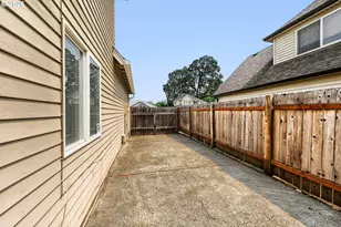 2593 NE Lorie Dr, Hillsboro, OR 97124 - Photo 33