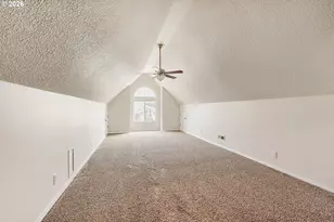 2593 NE Lorie Dr, Hillsboro, OR 97124 - Photo 27