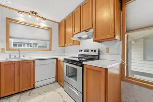 15037 NE Siskiyou Ct, Portland, OR 97230 - Photo 19