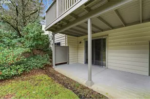 15037 NE Siskiyou Ct, Portland, OR 97230 - Photo 5