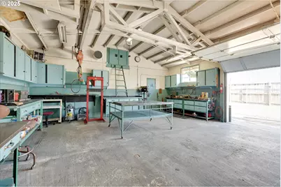 18149 SE Pine St, Portland, OR 97233 - Photo 25