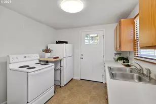 18149 SE Pine St, Portland, OR 97233 - Photo 15