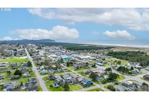 209 5th St NE, Long Beach, WA 98631 - Photo 11