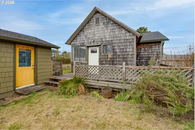 209 5th St NE, Long Beach, WA 98631 - Photo 9