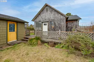 209 5th St NE, Long Beach, WA 98631 - Photo 9