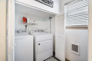 8253 N Bliss St, Portland, OR 97203 - Photo 27