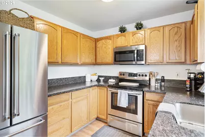 8253 N Bliss St, Portland, OR 97203 - Photo 19