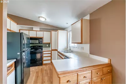 1940 17th Ave, Albany, OR 97322 - Photo 9