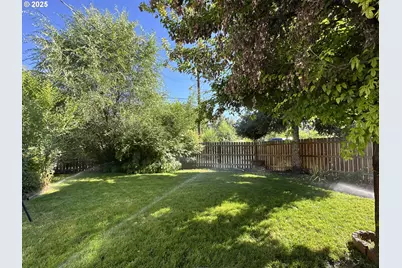 748 E Main St, John Day, OR 97845 - Photo 11