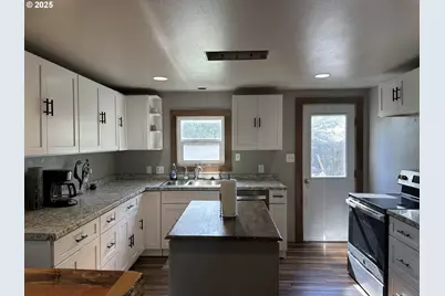 748 E Main St, John Day, OR 97845 - Photo 23