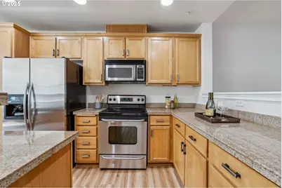 8329 SW 24th Ave, Portland, OR 97219 - Photo 5