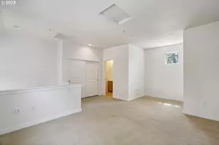 8329 SW 24th Ave, Portland, OR 97219 - Photo 19