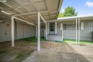 612 N Cascade Dr, Woodburn, OR 97071 - Photo 3