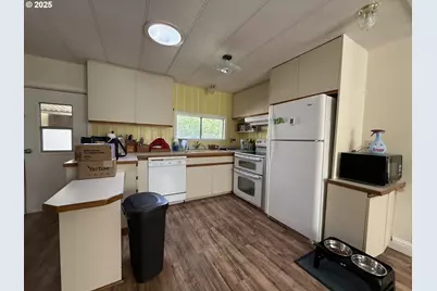 17813 Aqua Vista Ln, Brookings, OR 97415 - Photo 11