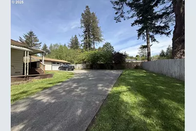 17813 Aqua Vista Ln, Brookings, OR 97415 - Photo 33