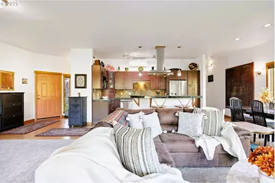 515 E 4th St #2, Hood River, OR 97031 - Photo 25