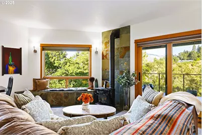 515 E 4th St #2, Hood River, OR 97031 - Photo 17