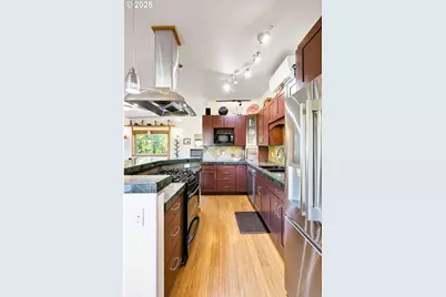 515 E 4th St #2, Hood River, OR 97031 - Photo 31