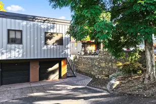 515 E 4th St, Hood River, OR 97031 - Photo 9