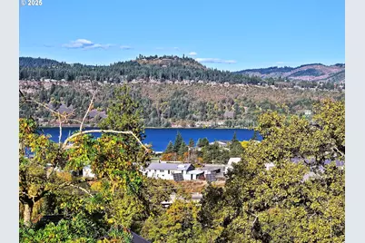 515 E 4th St #2, Hood River, OR 97031 - Photo 3