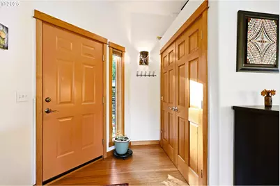 515 E 4th St #2, Hood River, OR 97031 - Photo 11