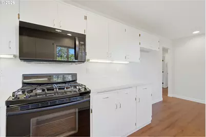 13001 NE Brazee St, Portland, OR 97230 - Photo 11