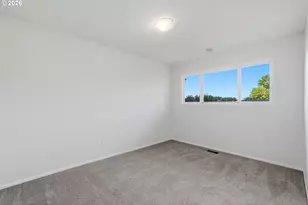 13001 NE Brazee St, Portland, OR 97230 - Photo 17