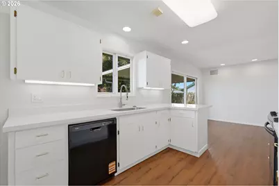 13001 NE Brazee St, Portland, OR 97230 - Photo 9