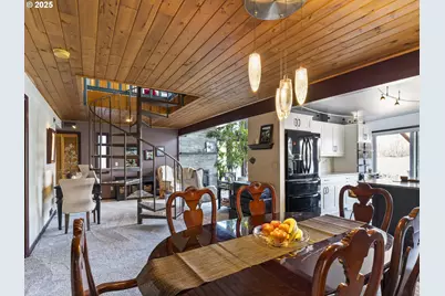 3939 N Marine Dr #8, Portland, OR 97217 - Photo 11