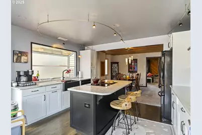 3939 N Marine Dr #8, Portland, OR 97217 - Photo 7