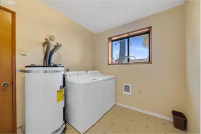 126 N Harbor St, Rockaway Beach, OR 97136 - Photo 15