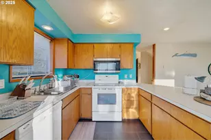 126 N Harbor St, Rockaway Beach, OR 97136 - Photo 7