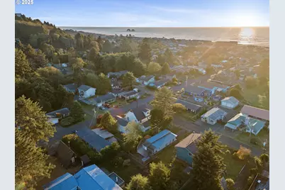 126 N Harbor St, Rockaway Beach, OR 97136 - Photo 23