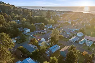 126 N Harbor St, Rockaway Beach, OR 97136 - Photo 23