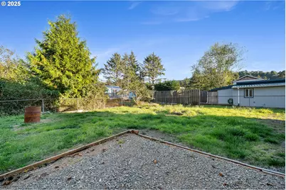 126 N Harbor St, Rockaway Beach, OR 97136 - Photo 19