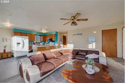 126 N Harbor St, Rockaway Beach, OR 97136 - Photo 5