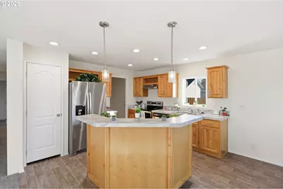 1423 31st St, Springfield, OR 97477 - Photo 9