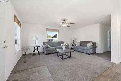 1423 31st St, Springfield, OR 97477 - Photo 5