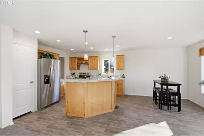 1423 31st St, Springfield, OR 97477 - Photo 15