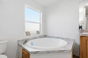 1423 31st St, Springfield, OR 97477 - Photo 23