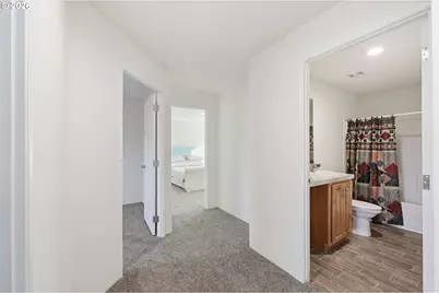 1423 31st St, Springfield, OR 97477 - Photo 29