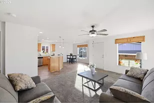 1423 31st St, Springfield, OR 97477 - Photo 7