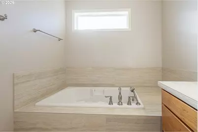 117 NW Canyon Creek Dr, McMinnville, OR 97128 - Photo 21